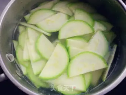 Make Cracker egg soup step 3