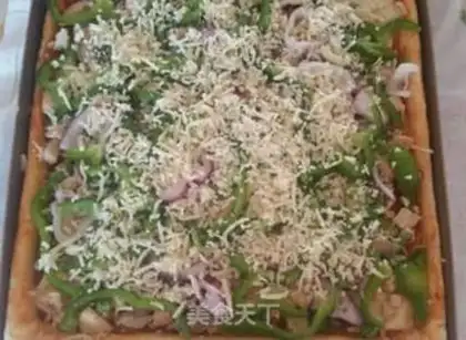 Make black pepper chicken and bacon pizza step 5