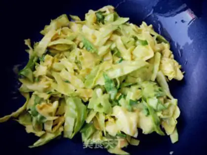 Make A cabbage eggcake step 3