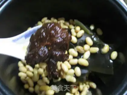 Make Soybeans with chicken wings step 5