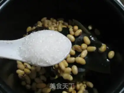 Make Soybeans with chicken wings step 6