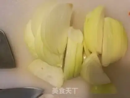 Make Onion fried eggs step 1