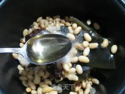 Make Soybeans with chicken wings step 7