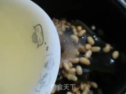 Make Soybeans with chicken wings step 8