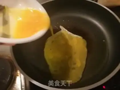 Make Onion fried eggs step 3