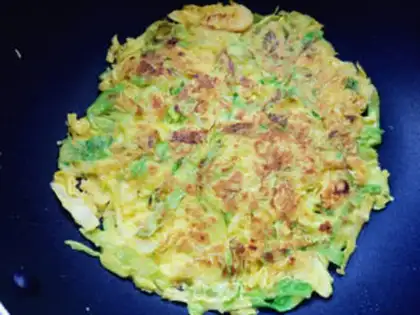 Make A cabbage eggcake step 5