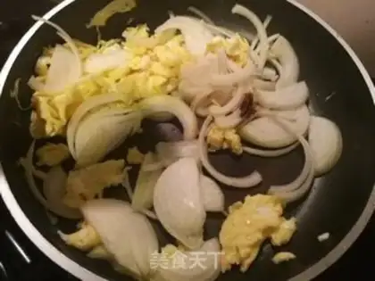 Make Onion fried eggs step 6