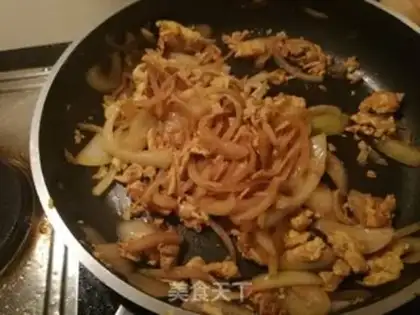 Make Onion fried eggs step 7