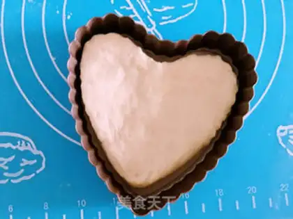Make A heart-shaped omelet pizza step 5