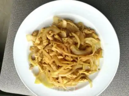 Make Onion fried eggs step 8