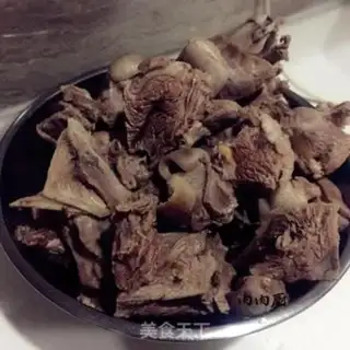 Make Roach and lamb soup step 0