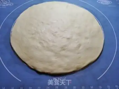 Make Seafood Big Pizza - Home Edition step 5