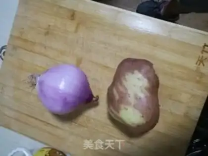 Make Onion mashed potatoes step 1