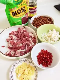 Make Beef sauce noodles step 1