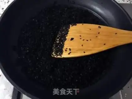 Make walnut sesame paste step 1