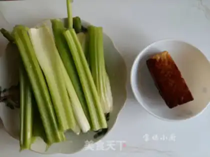 Make Dry celery step 0
