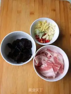 Make A big cabbage saffron step 1