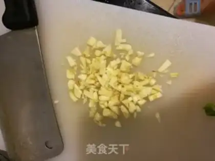 Make Garlic sauce step 4