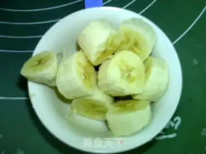 Make Black sesame banana horned milk step 2