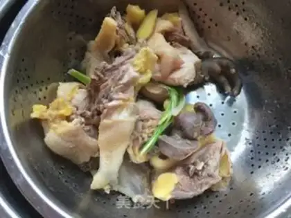 Make Crunch chicken soup step 2