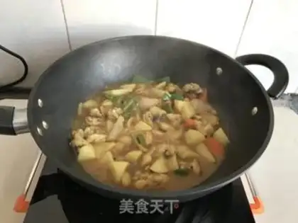 Make Curry potato chicken step 4