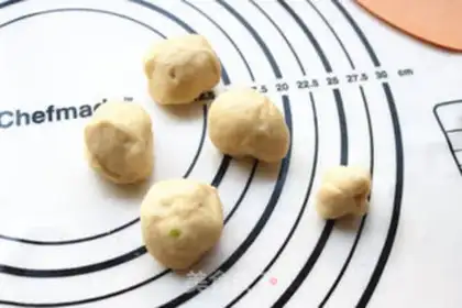 Make Sausage rose bread step 7