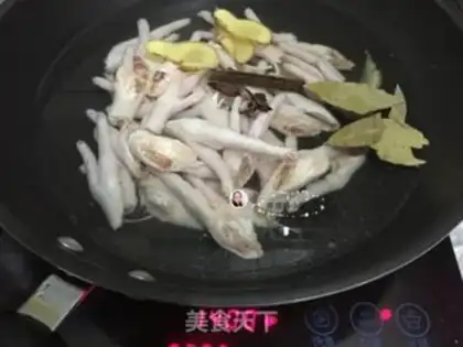 Make Sour chicken claws step 1