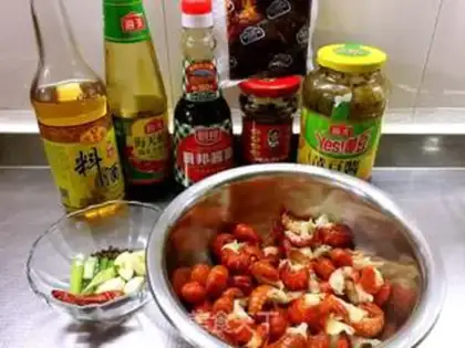 Make Spicy lobster step 0