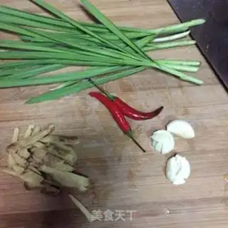 Make Red-burned stream fish step 1