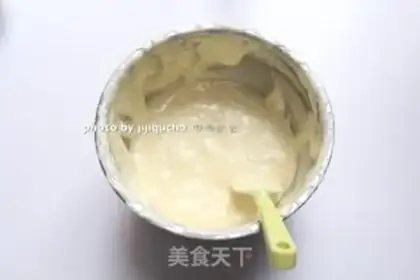 Make Spider Cupcake step 5