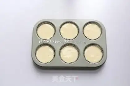 Make Spider Cupcake step 7