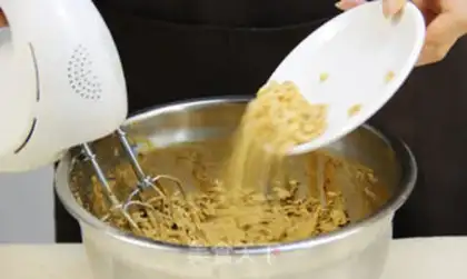 Make Cracky peanut cookies step 5