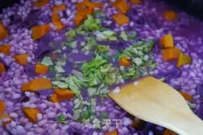 Make Green rice and vegetable congee step 7