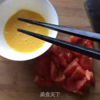 Make Tomato egg noodles step 1