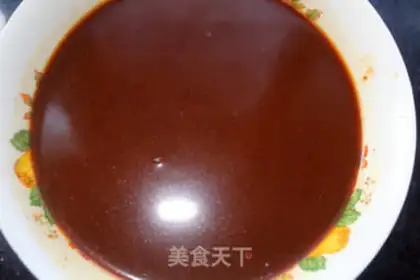 Make Homemade meat sauce and noodles step 1