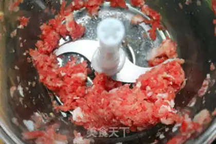 Make Homemade meat sauce and noodles step 2