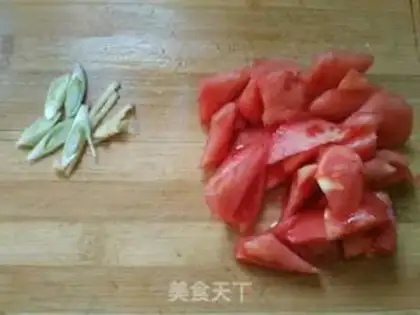 Make Tomato egg soup step 0