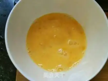 Make Tomato egg soup step 1