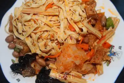 Make Homemade meat sauce and noodles step 11