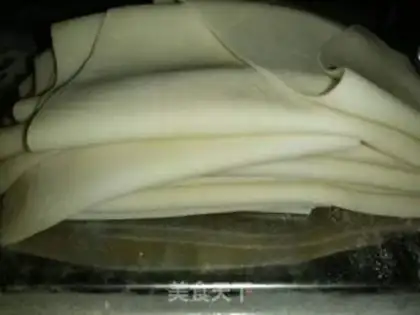 Make The Chinese make wide noodles step 3