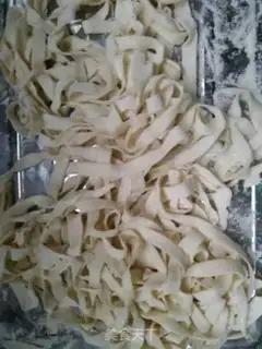 Make The Chinese make wide noodles step 5