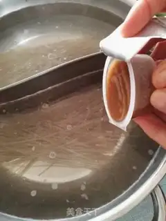Make Seafood hotpot step 4