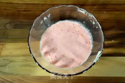 Make Strawberry Moose step 1