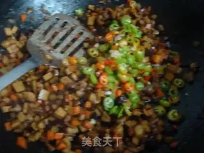 Make Potato pan helmet step 16