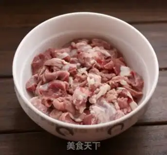 Make Hands on lamb rice step 1