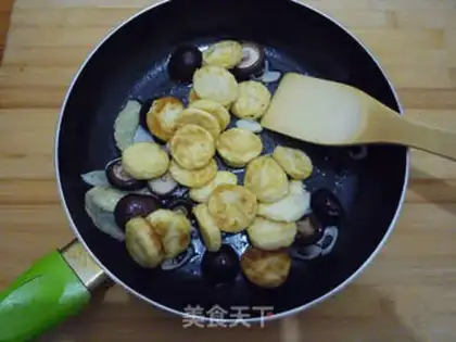 Make The mushrooms burn Japanese tofu step 7