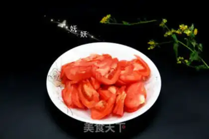 Make Tomato fried eggs step 5