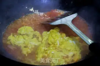 Make Tomato fried eggs step 9