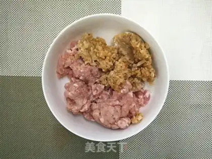 Make Pork radish bun step 0