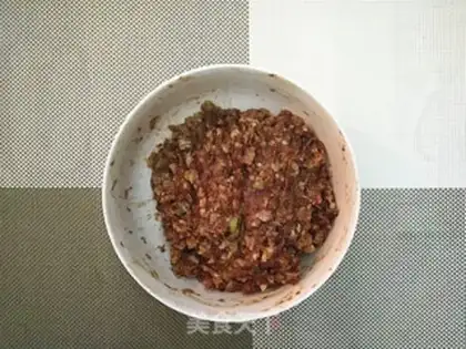 Make Pork radish bun step 1
